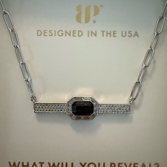 Bomb party untamed necklace. Edge Aligned - Picture 1 of 2
